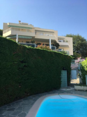 Superbe Studio parking piscine